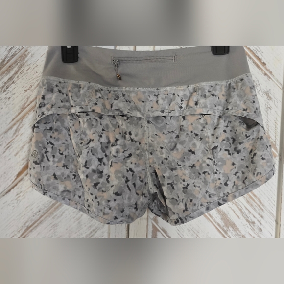 Lululemon Run: Speed Short *4 Way Stretch - Picture 5 of 10